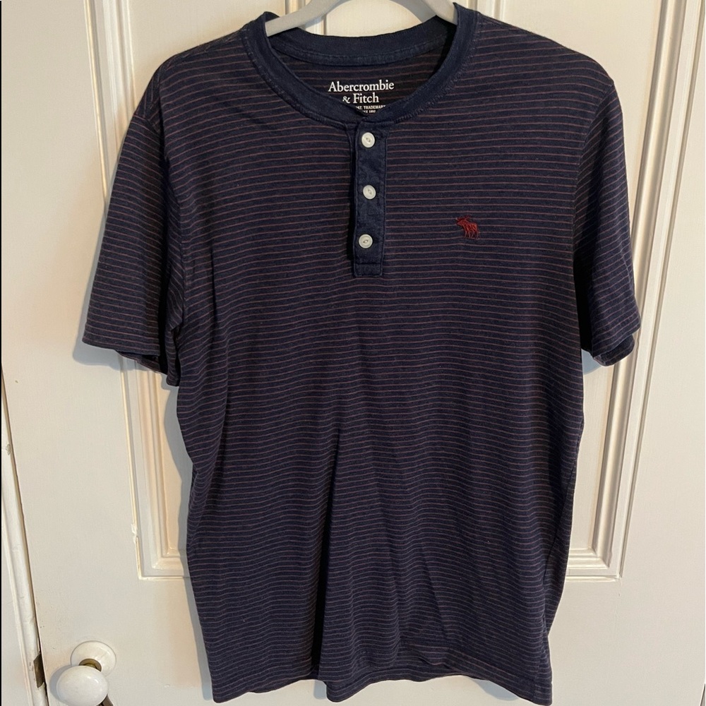 Abercrombie & Fitch Striped Short Sleeve Henley, Size Medium